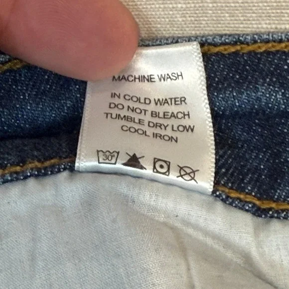 Judy Blue | Boyfriend Fit Distressed Jeans Blue Mid Rise | Women's 1/25 - Picture 9 of 9